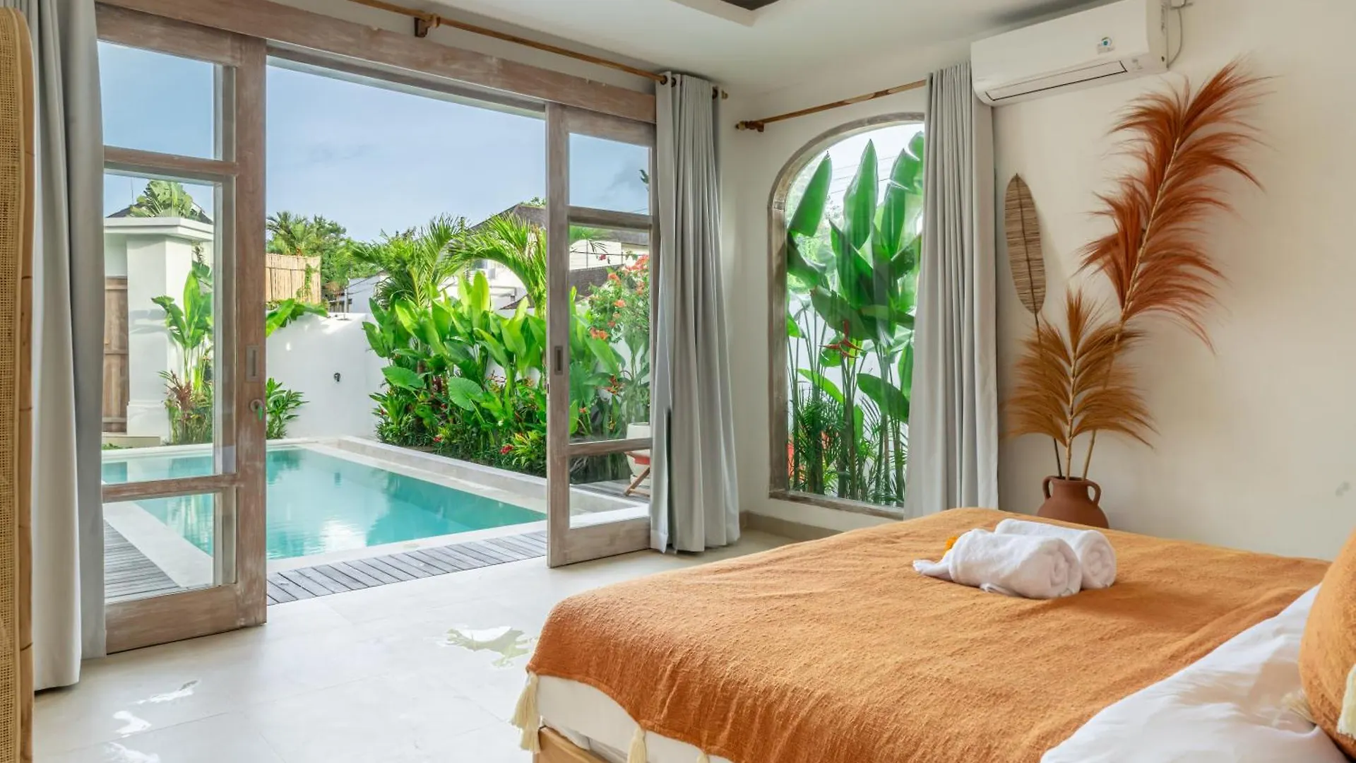 Bambola - Stunning New Luxury Villa In Kerobokan With Expansive Pool - Your Dream Home Awaits! Canggu  Indonesia