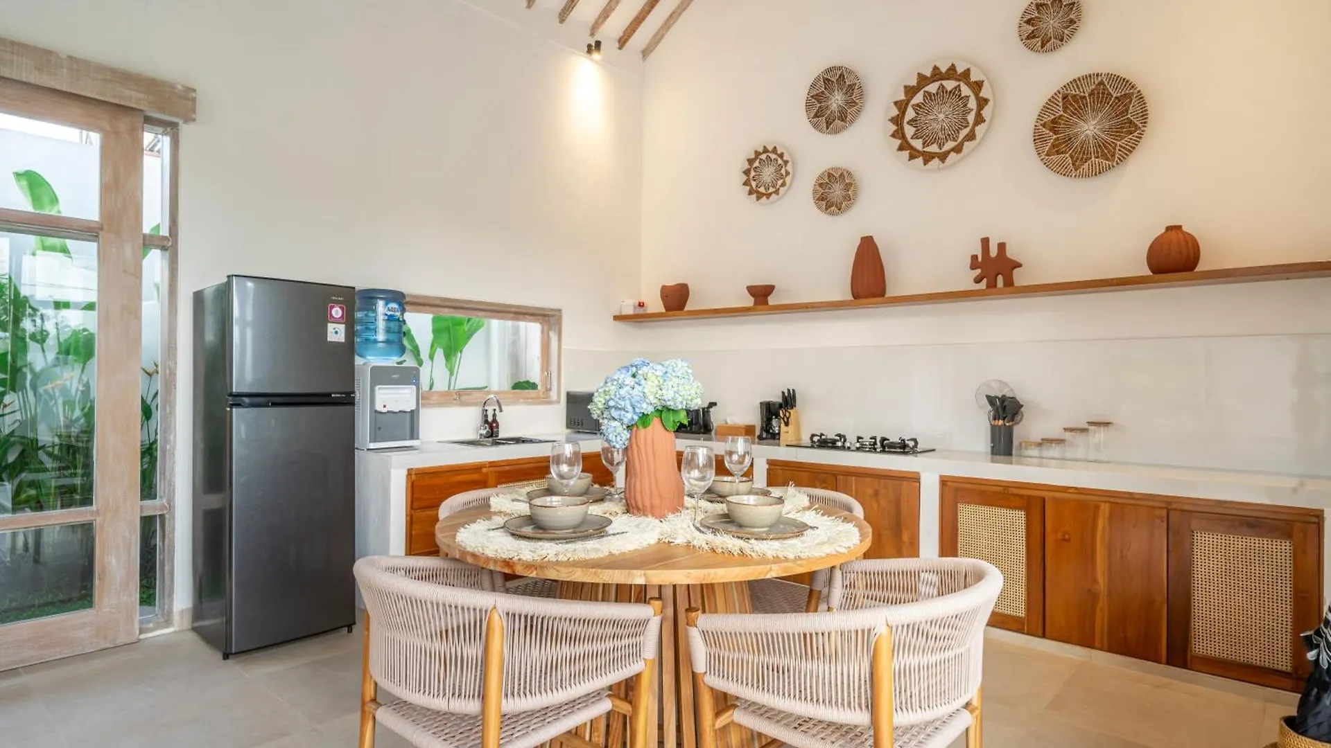 Bambola - Stunning New Luxury Villa In Kerobokan With Expansive Pool - Your Dream Home Awaits! Canggu  Canggu (Bali)